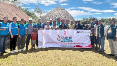 Kado HUT RI: PLN Pasang Listrik Gratis 2.821 Keluarga Prasejahtera di Seluruh Indonesia