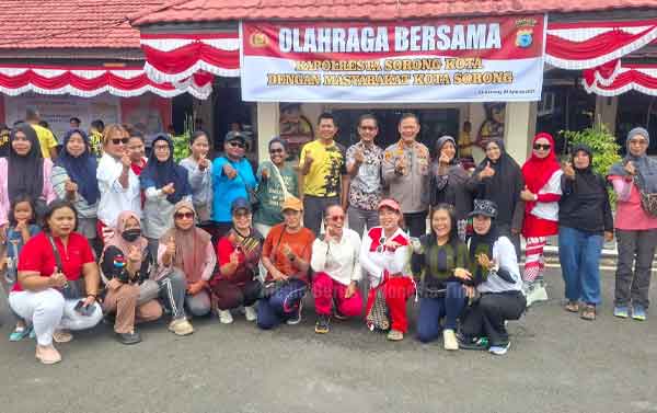 Gandeng Bulog, Polresta Sorong Kota Gelar Pasar Murah Sambut HUT ke 80 RI 4 POlresta Sorong Kota Pasar Murah4