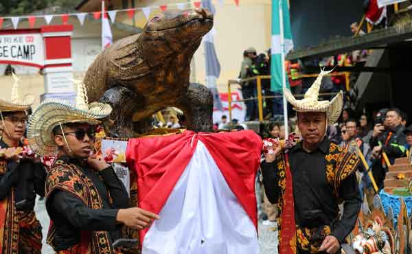 PTFI Parade Budaya Indo HTU RI 80