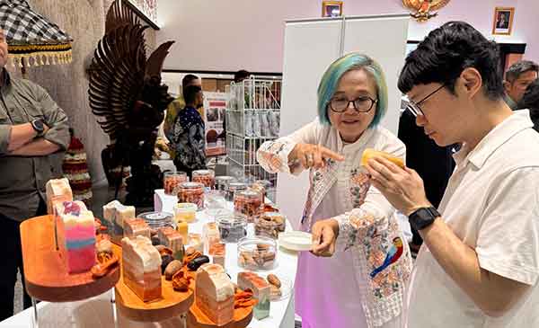 Pala Fakfak kembali hadir di Singapura, Pikat Hadirin Indonesia Mini Trade Expo 2025 1 Pala Fakfak Hadir di Singapura