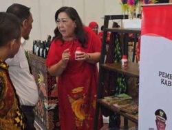 Dekranasda Mimika Raih Penghargaan Stand Paling Atraktif di AOE 2025