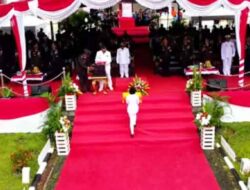Generasi Emas Mimika Kibarkan Merah Putih di Detik-detik Proklamasi HUT ke 80 RI