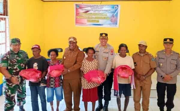 Polda PBD Semangati Masyarakat Maybrat Sambut Dirgahayu Kemerdekaan RI ke-80 1 Polda PBD Masy Maybrat HUT RI ke 80