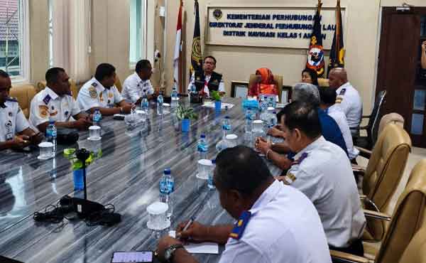 Di Kantor Navigasi Ambon, Saadiah Uluputty Soroti Sejumlah Persoalan 1 Saadiah Uluputty Pemeriharaan kantor Navigasi Ambon