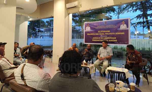 Walkot SL AK Silaturahmi dengan Jurnalis