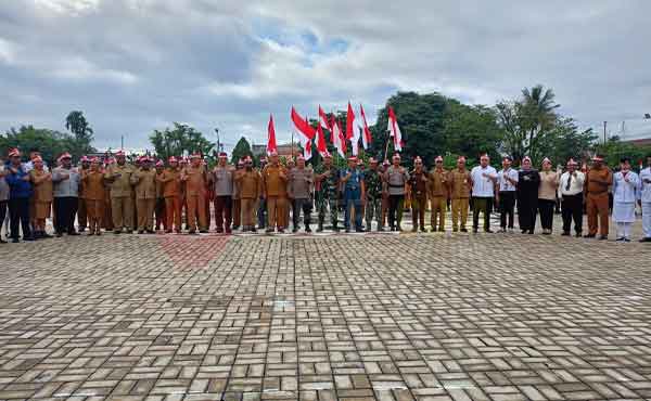 3.729 Bendera Merah Putih dibagikan Jelang HUT ke 80 RI 3 Walkot Sorong Bag2 Merah Putih3
