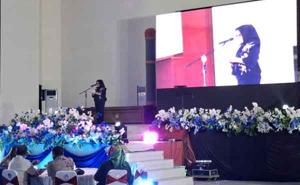 Wawali Ely Apresiasi ReuniAkbar SMPN 1 Ambpn