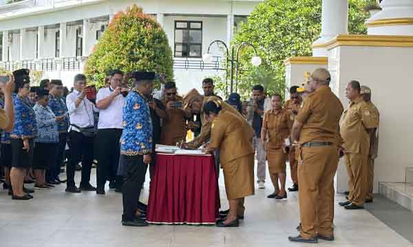 ASN Mimika Sumpah Janji Jabatan