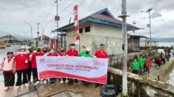 Aksi “Cleaning Beach” Mardika Ambon Sambut HUT ke 38 Swiss-Belhotel International