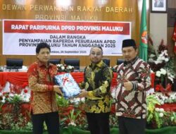 Paripurna DPRD Maluku : Pemprov Sampaikan Nota Keuangan-Raperda APBD-P 2025