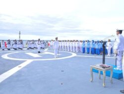 HUT TNI AL Koarmada III Gelar Upacara di Geladak KRI Teluk Wondama-527