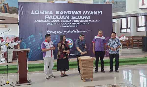 Walkot BW Lomba Nyanyi Banding Gereja Pniel Wayame