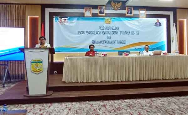 Pemkab Mimika Matangkan Strategi Turunkan Kemiskinan Daerah 2025–2029 1 Bappeda Mimika FGD Kemiskinan Daerah