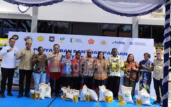 BULOG-Komisi IV DPR RI Salurkan Banpang di Kota Sorong, Target PBD 43.935 PBP 2 Bulog Sorong Bapeng Kota Sorong2