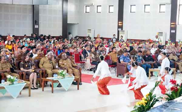 Bupati JR Buka Festival Sendratari HUT ke 29 Mimika