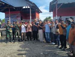Resmikan 4 Unit Rumah di Kampung Nawaripi, Ada Pesan Tegas dan Janji Bupati Mimika