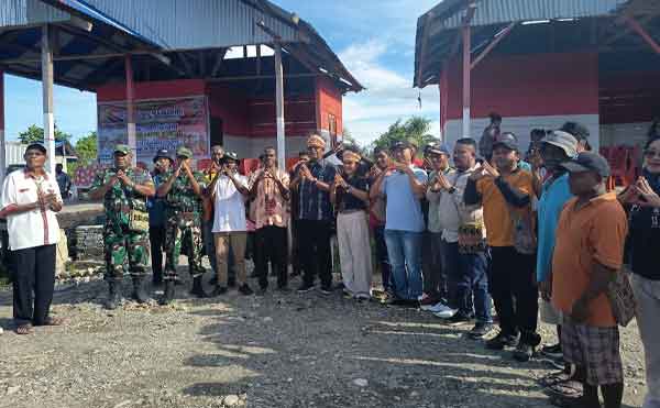 Bupati JR Peresmian 4 Rumah di Kp Nawariip