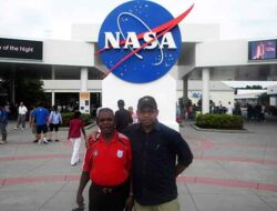 Berkat Teofani “Ya dan Amin”: Kisah Keluarga Saa Diberkati Langsung Pdt. Ruben Rumbiak Tahun 1988 di Biak