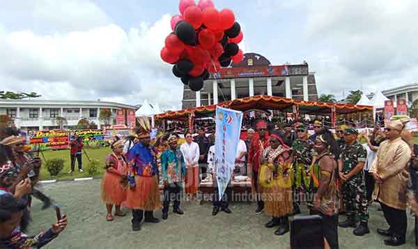 HUT ke 29, Gubernur Nawipa: Mimika Rumah Bersama dan Poros Pembangunan 2 HUT ke 29 Pelepasan Balon