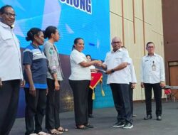 Pemkot Sorong Salurkan Bantuan Modal bagi 100 Pelaku Usaha Mikro