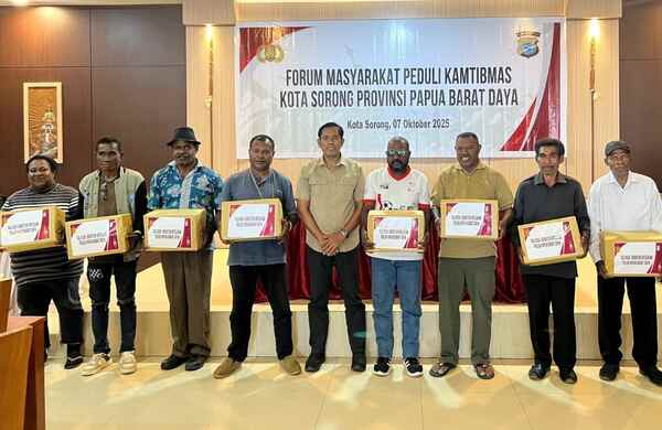 Polda Papua Barat Daya Gelar Silaturahmi bersama Tokoh Masyarakat di Cafe Layar Gading, Kota Sorong, Selasa (7/10/2025) / Foto : Ist
