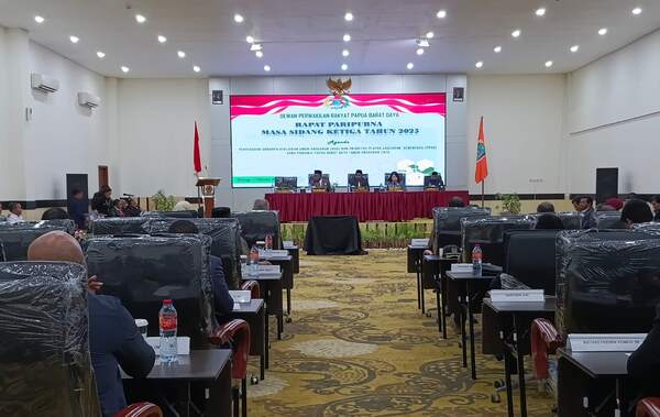 Terima Penyerahan Dokumen KUA-PPAS 2026, Ini Pernyataan Resmi DPRP PBD 1 IMG 20251017 WA00752