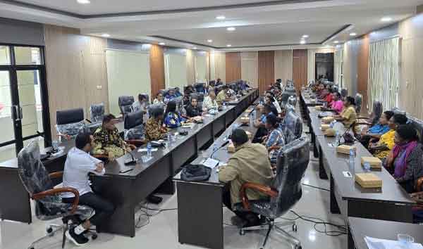 Komisi IV DPRP PBD Pedagang Mama2 Papua