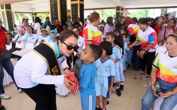 Komitmen Tekan Stunting, Ketua PKK Kota Ambon: Masa Depan Anak di Tangan Ortu 3 LIsa Wattimena Program GENTING3