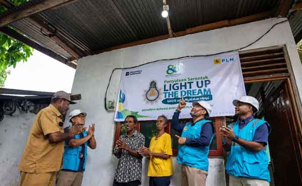 PLN 204 Warga Papua Bantuan Listrik Gratis