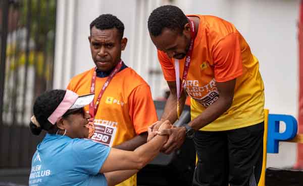 Semarak HLN-Sumpah Pemuda 2025, PLN Gandeng Komunitas Gelar BRC Electric Run di Wamena 4 PLN Lomba Lari BRC Electric Run Wamena 2025 4