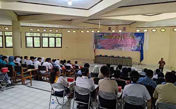 PTFI KOMKOM FMIPA UNCEN 2025 4