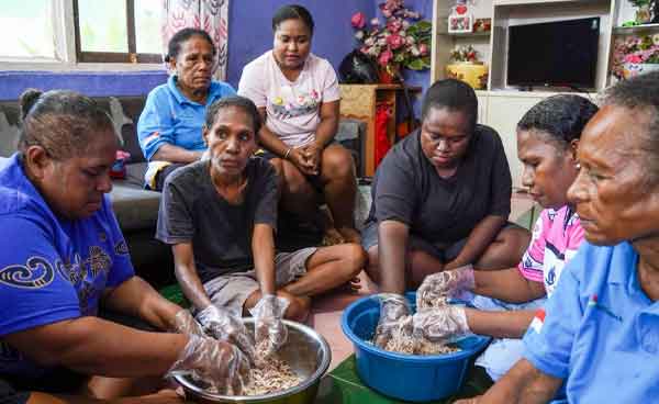 Ikan Asar dari Kampung Bright Gas, Resep Olahan Andalan Mama-mama di Kota Jayapura 2 Pertamina Ikan Asar Dok VIII2