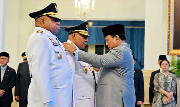 Presiden Lantik Fakhiri Rumaropen
