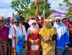 Saadiah Uluputty Hadiri Karnaval Budaya HUT ke 26 Buru, Beri Pesan Ini