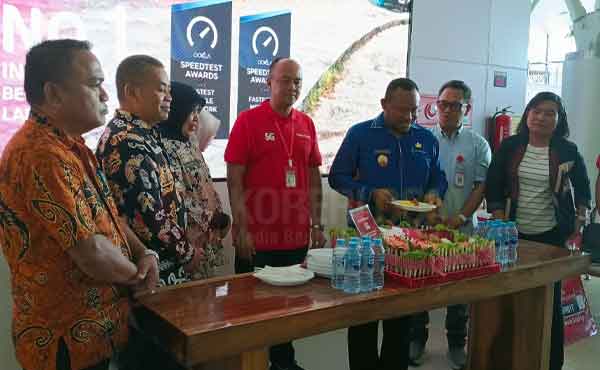 Telkomsel Resmi Luncurkan Jaringan 5G di Bandara DEO Sorong, Wagub PBD Apresiasi 3 Telkomsel Jaringan 5G di Bendara DEO Sorong3