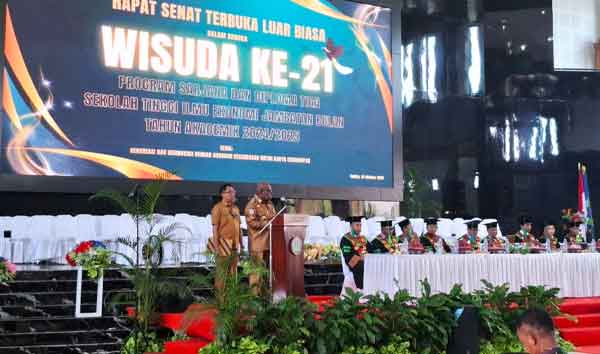 Wabup EK Wisuda STIE Jambatan Bulan