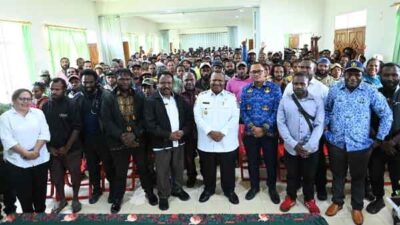 Wagub Papua Peg 12 Pencaker ke JKT