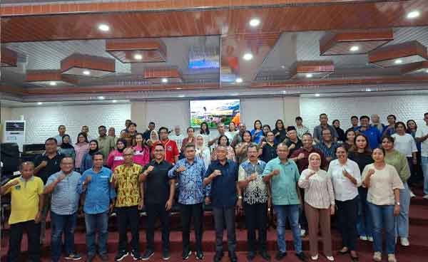 Pembangunan Keberlanjutan: Pemkot Ambon Gelar Konsultasi Publik KLHS RTRW 1 walkot BW Konsul Publik RTRW Kota Ambon