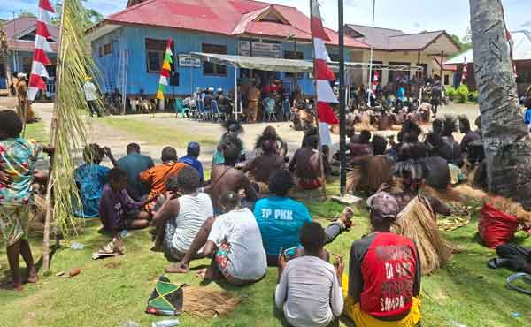 Di Distrik Amar, Bupati-Wabup Mimika Tegaskan Soal Pemerataan 1 Bupaiti JR Distrik Amor