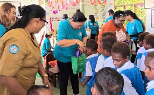 Ketua TP PKK Mimika Persoalan di Amar