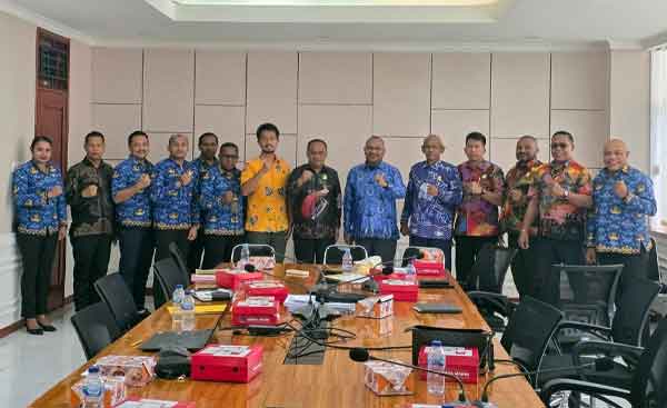 Raker Bersama PUPR, Komisi IV DPR Papua Cek Progres Pekerjaan TA 2025 2 Komisi IV DPR Papua Dinas PUPR Papua2