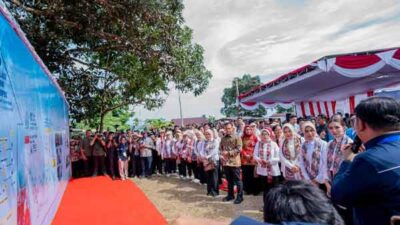 PLN 100 Keluarga Prasejahtera di Manokwari