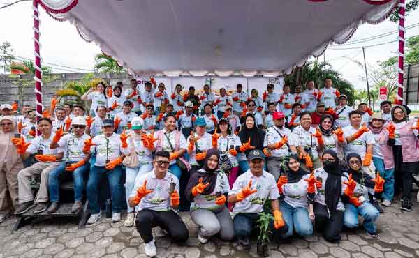 Rehabilitasi Pesisir Holtekamp Jayapura, PLN Tanam Ribuan Pohon 4 PLN Tanam Ribuan Pohon di Holtekamp4
