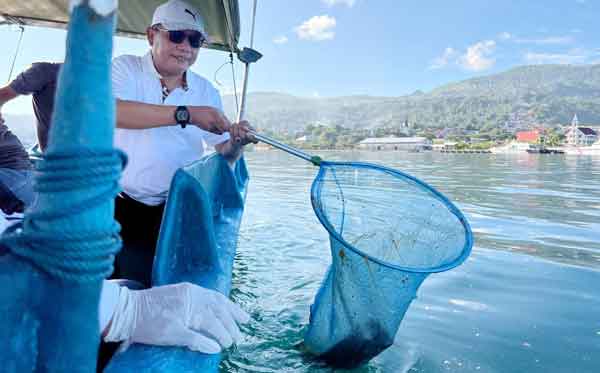 Walkot BW Sampah Teluk Ambon