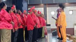 Resmi Dilantik, Pengurus IK3M Mimika Siap Wujudkan Harmoni Lewat Nilai Ain Ni Ain 8 Bupati JR Lantik IK3M Mimika