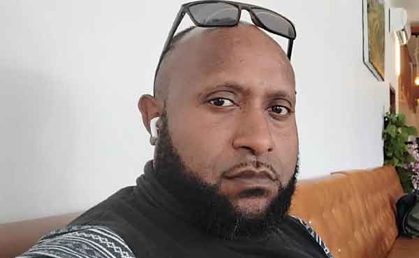 Elfinus Omaleng tanggai John Gobai