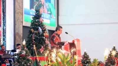 Gub HL Natal Pardomuan Batak Maluku