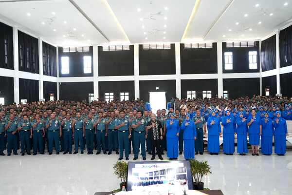 Sharing Komunikasi dan Motivasi: Prajurit Profesional, Cerdas, dan Rendah Hati Kunci Kejayaan TNI AL Masa Depan 3 IMG 20251208 WA0039