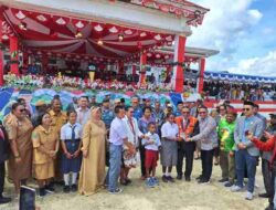 Abdullah Gazam Salurkan Beasiswa PIP di Sorong Selatan