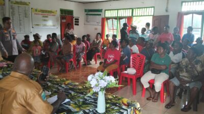 Jelang Hari Raya Natal 2025, Polda PBD Silaturahmi Bersama Warga Distrik Ayamaru